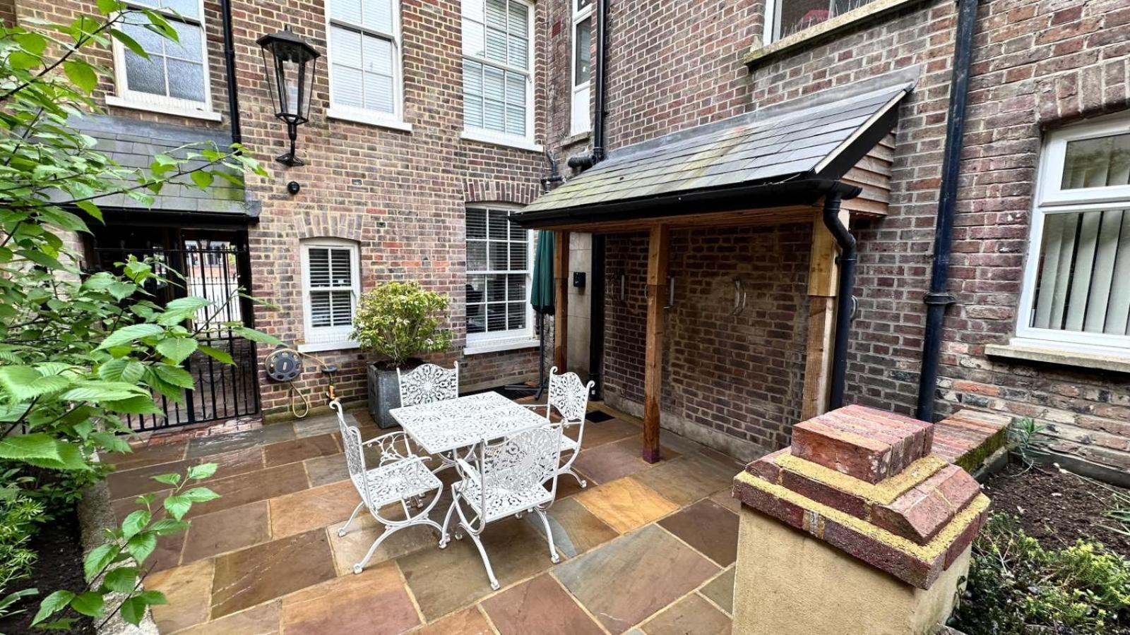 Harper Luxe Serviced Apartments Dunstable Exteriör bild